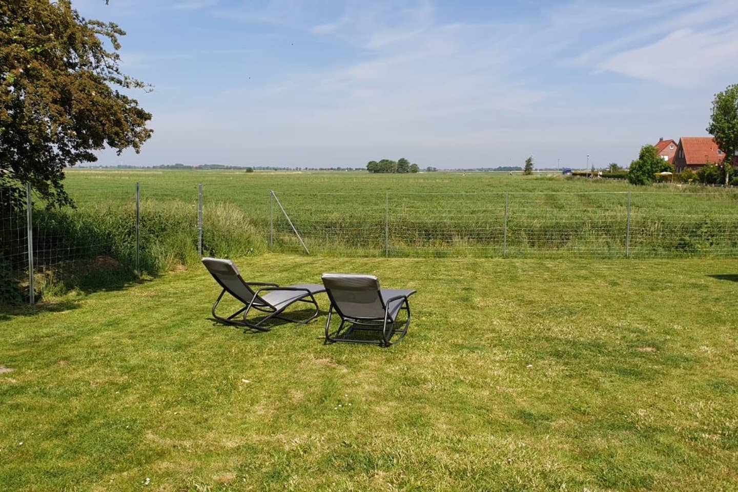 Weitblick Ferienwohnung mit Hund Ostfriesland